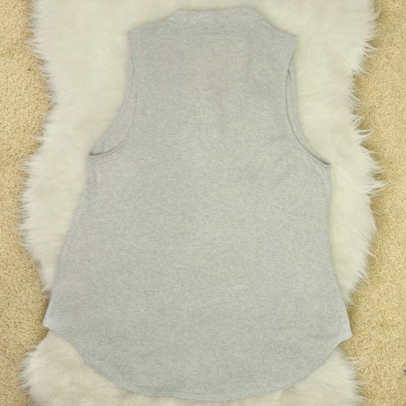 Express Keyhole Neckline Top - Picture 2 of 3